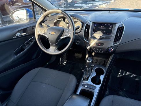 Used 2019 Chevrolet Cruze LT w/ Convenience Package image 14