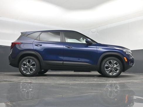 Certified 2026 Kia Seltos LX FWD image 16