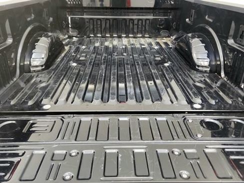 Used 2023 Ford F250 XLT w/ Black Appearance Package AWD/4WD image 30