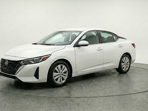 Used 2025 Nissan Sentra S image 3