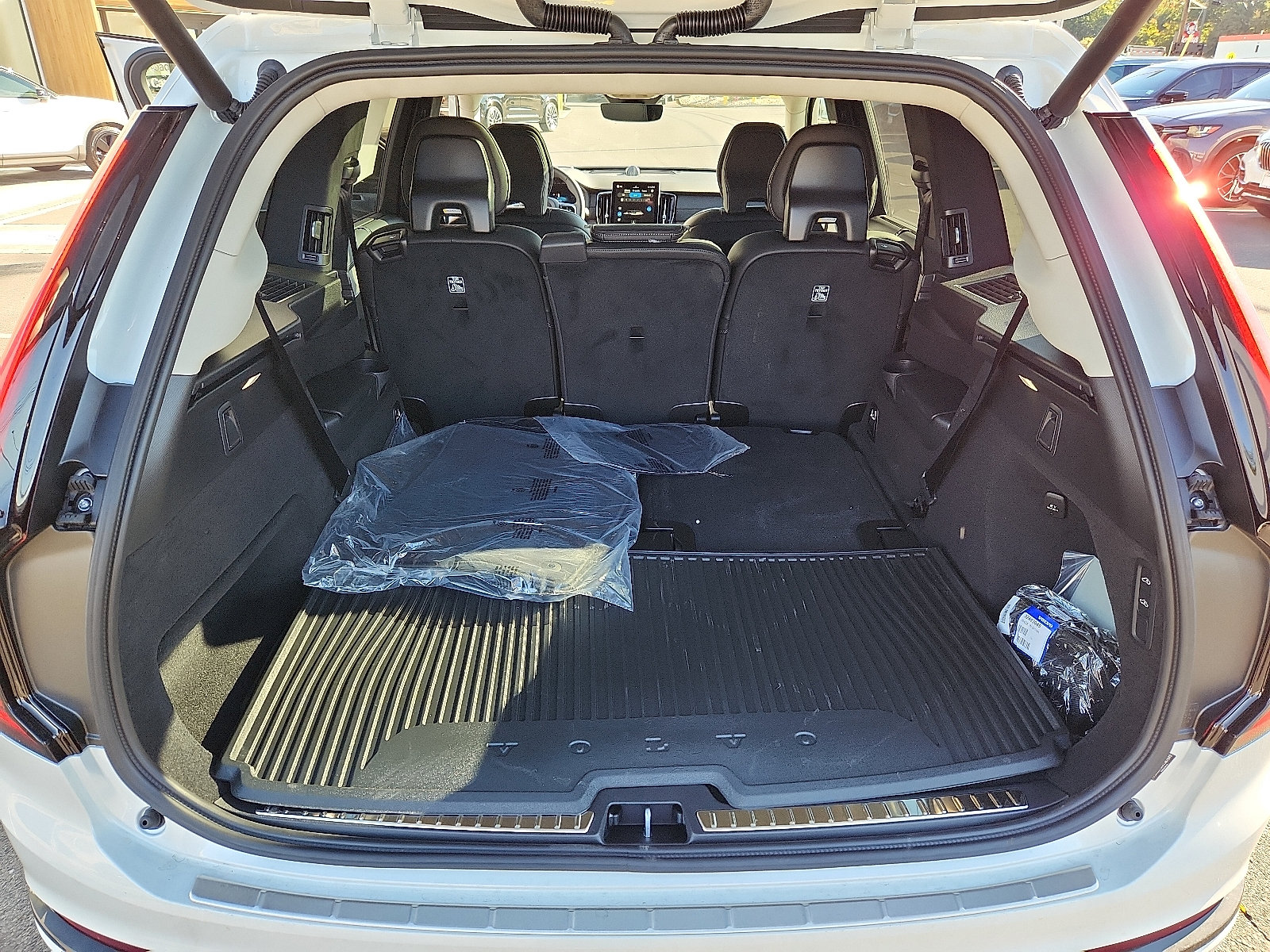 Used 2027 Volvo XC90 B6 Ultra AWD/4WD image 27
