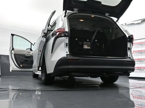 Used 2022 Toyota Sienna XLE image 30