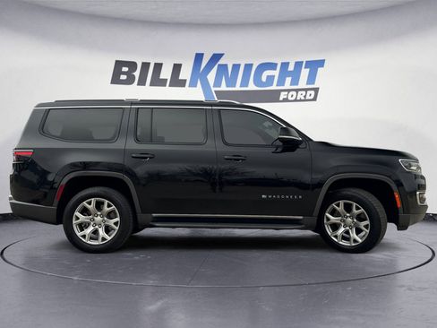 Used 2022 Jeep Wagoneer Series II AWD/4WD image 6