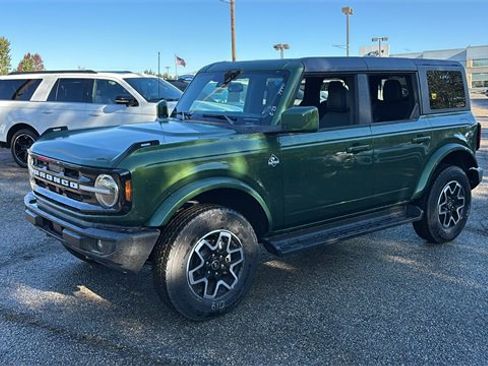 New 2025 Ford Bronco Outer Banks image 2