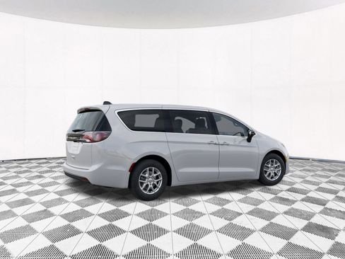 New 2026 Chrysler Voyager LX image 5