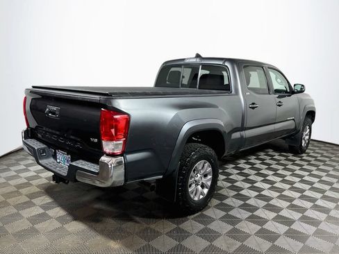 Used 2016 Toyota Tacoma SR5 w/ SR5 Appearance Package (SN) RWD image 7
