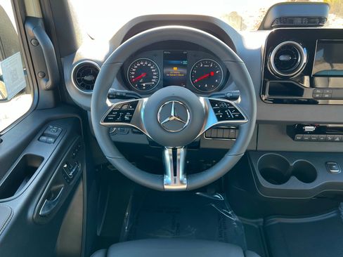 New 2025 Mercedes-Benz Sprinter 2500 image 12