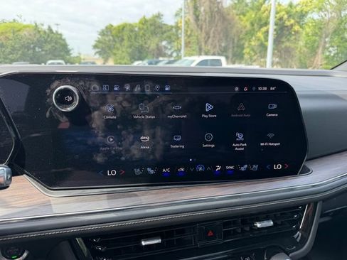 Used 2025 Chevrolet Suburban Premier w/ Sun And Tow Package AWD/4WD image 13