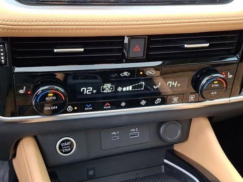 Used 2023 Nissan Rogue Platinum w/ Platinum Premium Package image 17