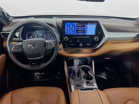 Used 2020 Toyota Highlander Platinum image 21