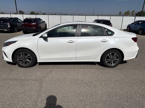Used 2023 Kia Forte LXS FWD image 2