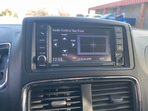 Used 2018 Dodge Grand Caravan SE image 62