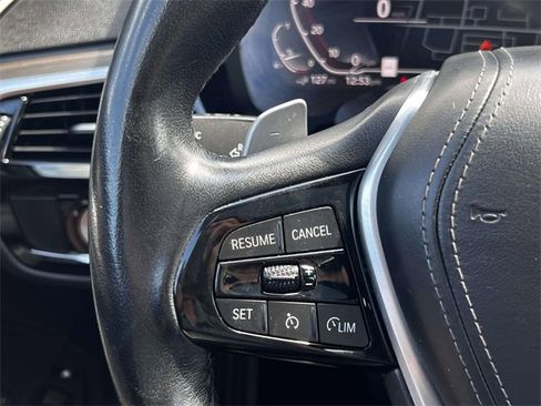 Used 2022 BMW 530e w/ Premium Package image 24