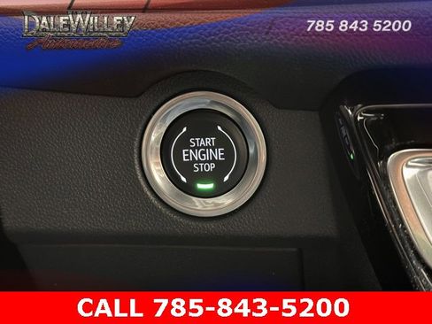 Used 2024 Chevrolet Traverse LT image 12