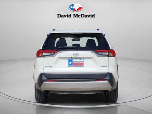 Used 2022 Toyota RAV4 Limited FWD image 5