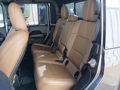 Used 2020 Jeep Gladiator Rubicon image 29