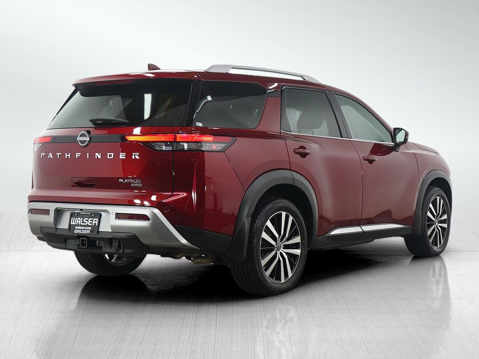 Used 2024 Nissan Pathfinder Platinum AWD/4WD image 6