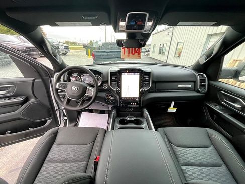 New 2026 RAM 1500 4x4 Crew Cab image 36