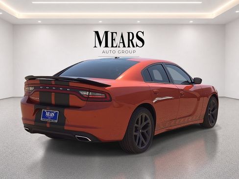Used 2021 Dodge Charger SXT w/ Leather Interior Group RWD image 5