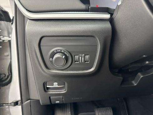 New 2025 Jeep Grand Cherokee Laredo w/ Luxury Tech Group I image 13