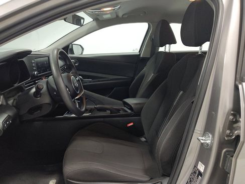 Used 2023 Hyundai Elantra SEL FWD image 17