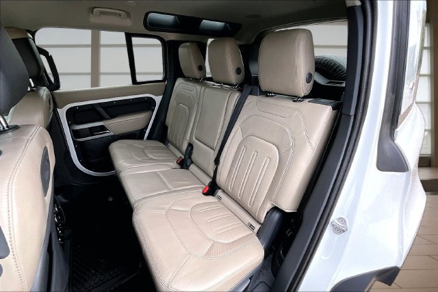 Used 2020 Land Rover Defender 110 HSE AWD/4WD image 24