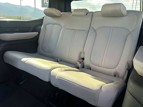 Used 2026 Jeep Grand Wagoneer Limited AWD/4WD image 21