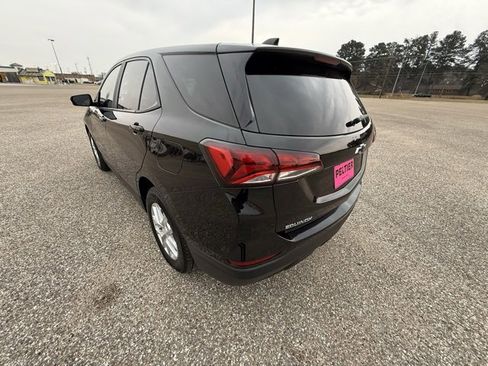 Used 2022 Chevrolet Equinox LS w/ LS Convenience Package image 5