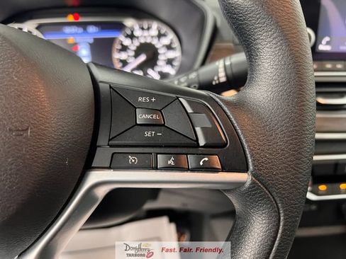 Used 2025 Nissan Altima 2.5 SV FWD image 49
