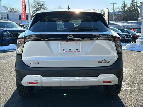Certified 2025 Nissan Kicks SR image 6