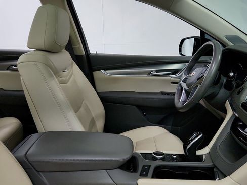 Used 2020 Cadillac XT5 Premium Luxury AWD/4WD image 31