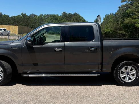 Used 2017 Ford F150 XLT RWD image 4