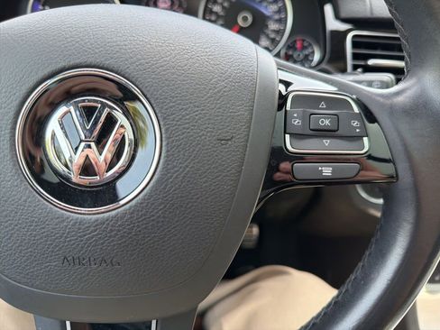 Used 2017 Volkswagen Touareg Wolfsburg Edition AWD/4WD image 13