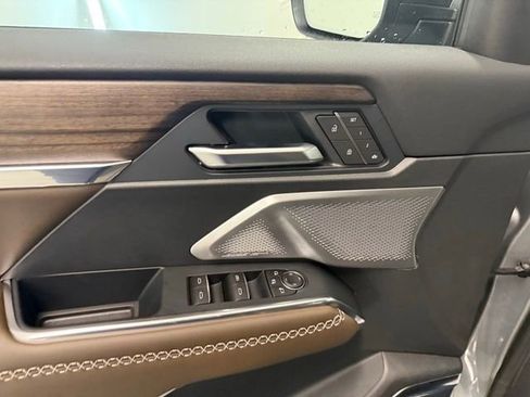 New 2026 GMC Acadia Denali Ultimate w/ LPO, Floor Liner Package image 15