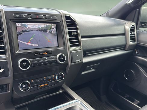 Used 2019 Ford Expedition XLT AWD/4WD image 32