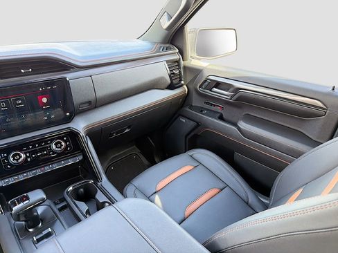 Used 2024 GMC Sierra 1500 AT4 w/ Technology Package image 23