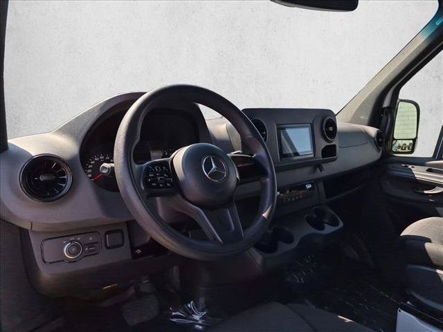 Used 2022 Mercedes-Benz Sprinter 2500 image 7