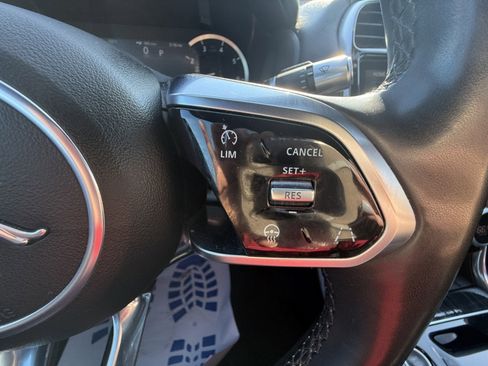 Used 2020 Jaguar XE S image 19