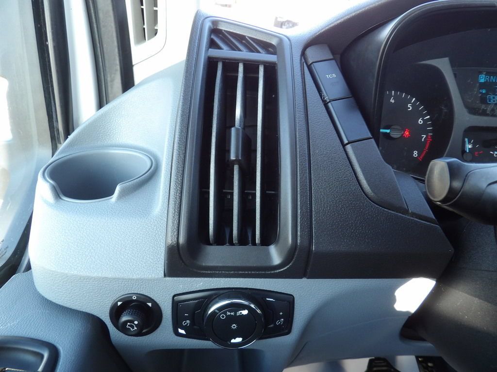 Used 2019 Ford Transit 250 138 RWD image 19