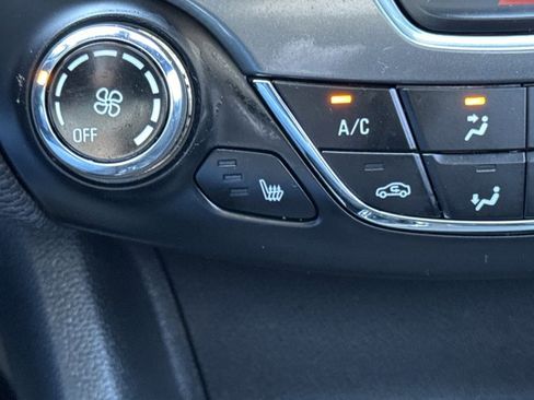 Used 2017 Chevrolet Cruze LT w/ Sun And Sound Package image 19