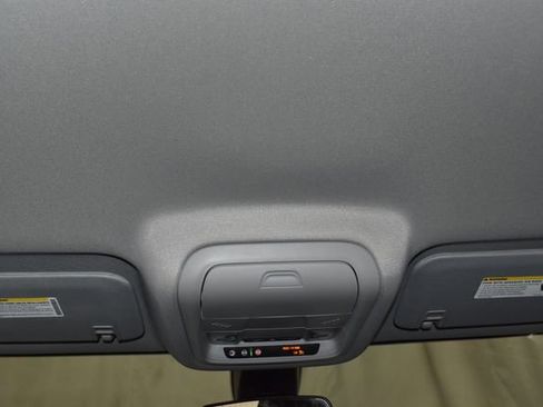 Used 2021 GMC Acadia SLE w/ Driver Convenience Package image 22