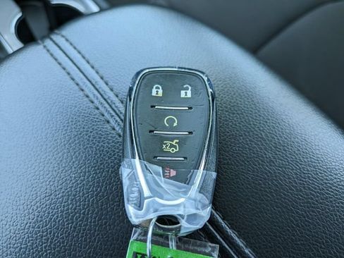 Used 2023 Chevrolet Malibu LT FWD image 30