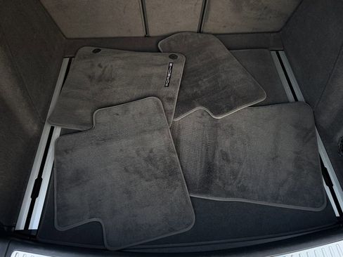 Used 2020 Porsche Macan Turbo image 23