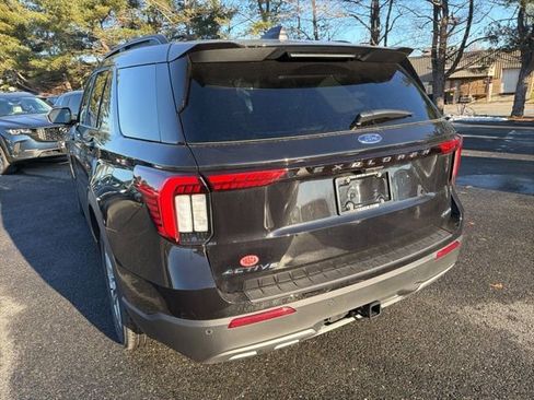New 2026 Ford Explorer Active w/ Active Comfort Package image 4