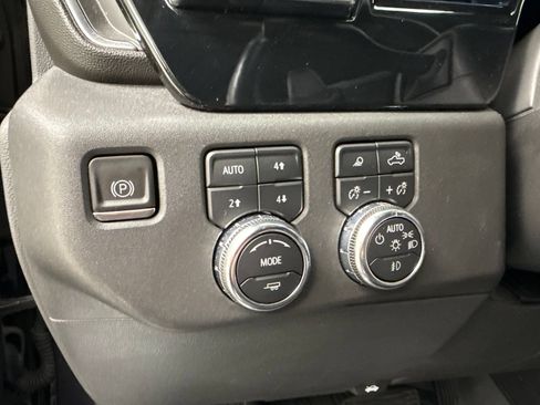 Used 2023 GMC Sierra 1500 SLT w/ SLT Premium Package AWD/4WD image 17