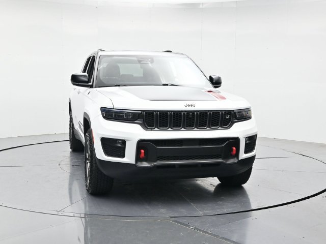 Used 2022 Jeep Grand Cherokee Trailhawk w/ ADV Protech Group II AWD/4WD image 4