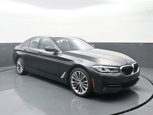 Used 2023 BMW 530i xDrive w/ Premium Package image 3