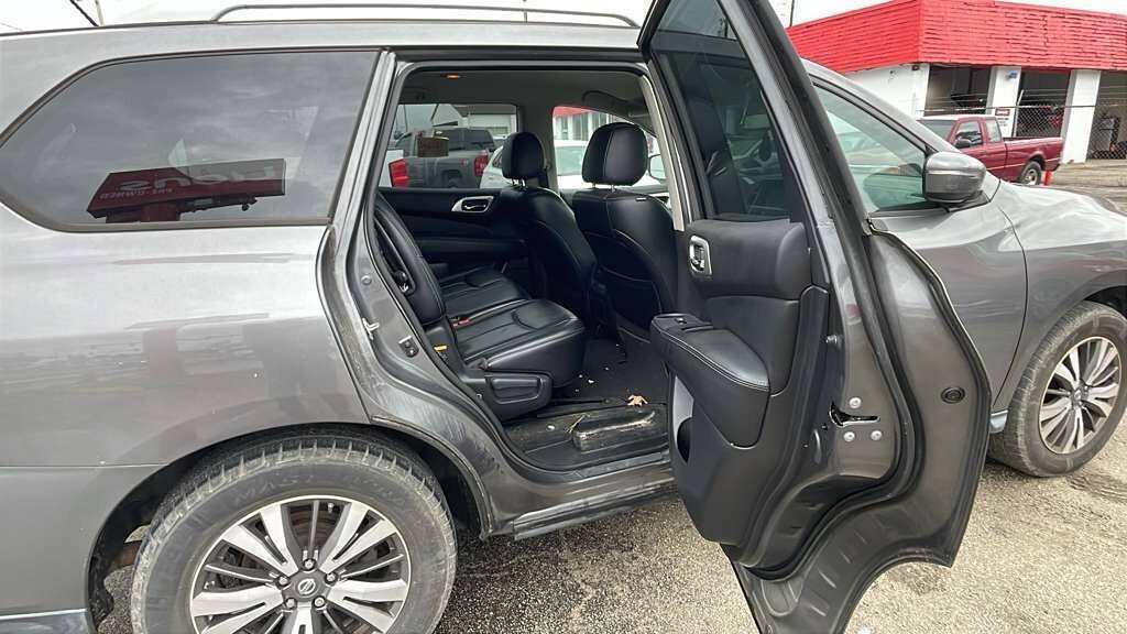 Used 2017 Nissan Pathfinder SL FWD image 7