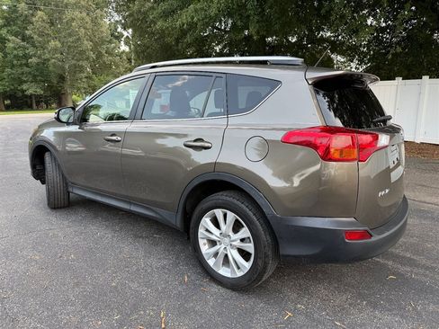Used 2013 Toyota RAV4 Limited FWD image 3
