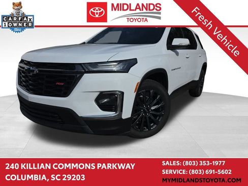 Used 2023 Chevrolet Traverse RS image 1
